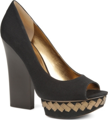 NINE WEST Hairy platform courts