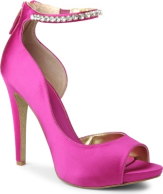 NINE WEST Jusskippy satin embellished courts
