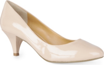 NINE WEST Swayme patent courts