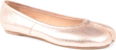 MAISON MARTIN MARGIELA Cowely leather cameltoe pumps