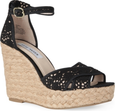 STEVE MADDEN Marrvil crochet wedges
