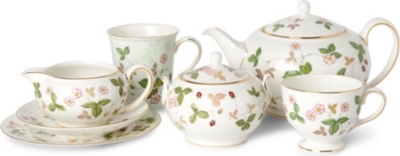 WEDGWOOD Wild Strawberry range