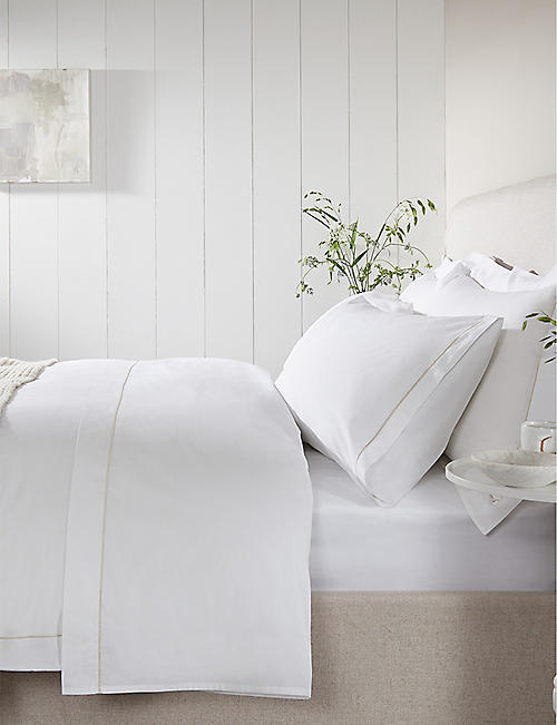 THE WHITE COMPANY: Contrast-border standard cotton pillowcase 50cm x 75cm