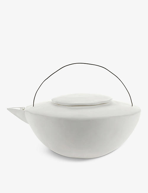 SERAX: Roos Vandevelde Perfect Imperfection Sabi china teapot