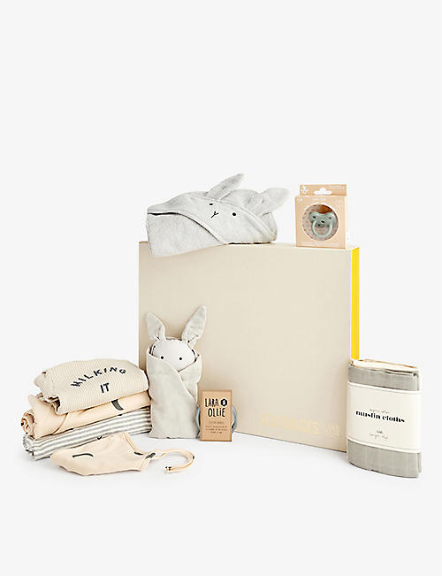 SELFRIDGES: To The Moon And Back small baby hamper 3-6 months – 9 items included