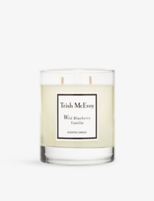 TRISH MCEVOY: Wild blueberry and vanilla scented candle 205g