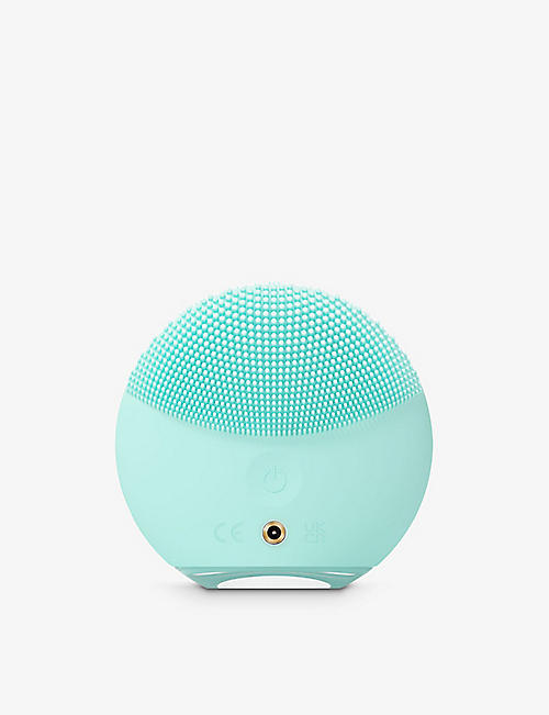 FOREO: LUNA™ 4 Mini facial cleansing device