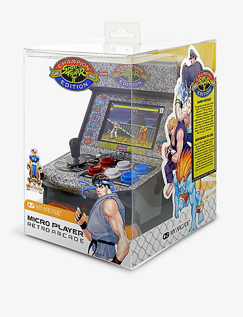 POCKET MONEY: Micro Player Street Fighter II Champion Edition playset