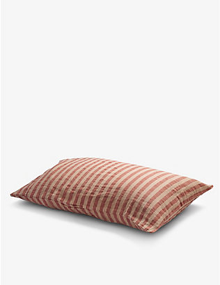 PIGLET IN BED: Stripe-pattern standard linen pillowcases 50cm x 75cm