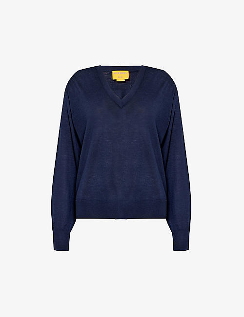 GUEST IN RESIDENCE: The Airy V-neck cashmere jumper