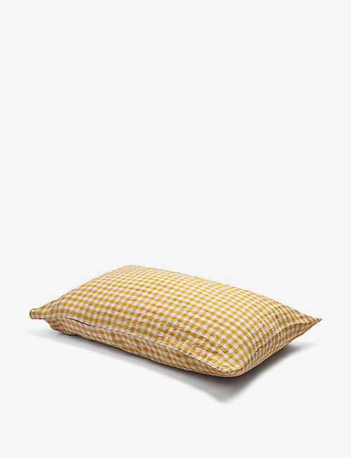 PIGLET IN BED: Gingham-pattern super king linen pillowcases 50cm x 90cm