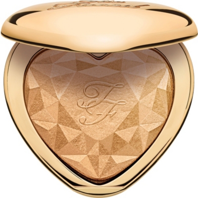 TOO FACED: Love Light highlighter