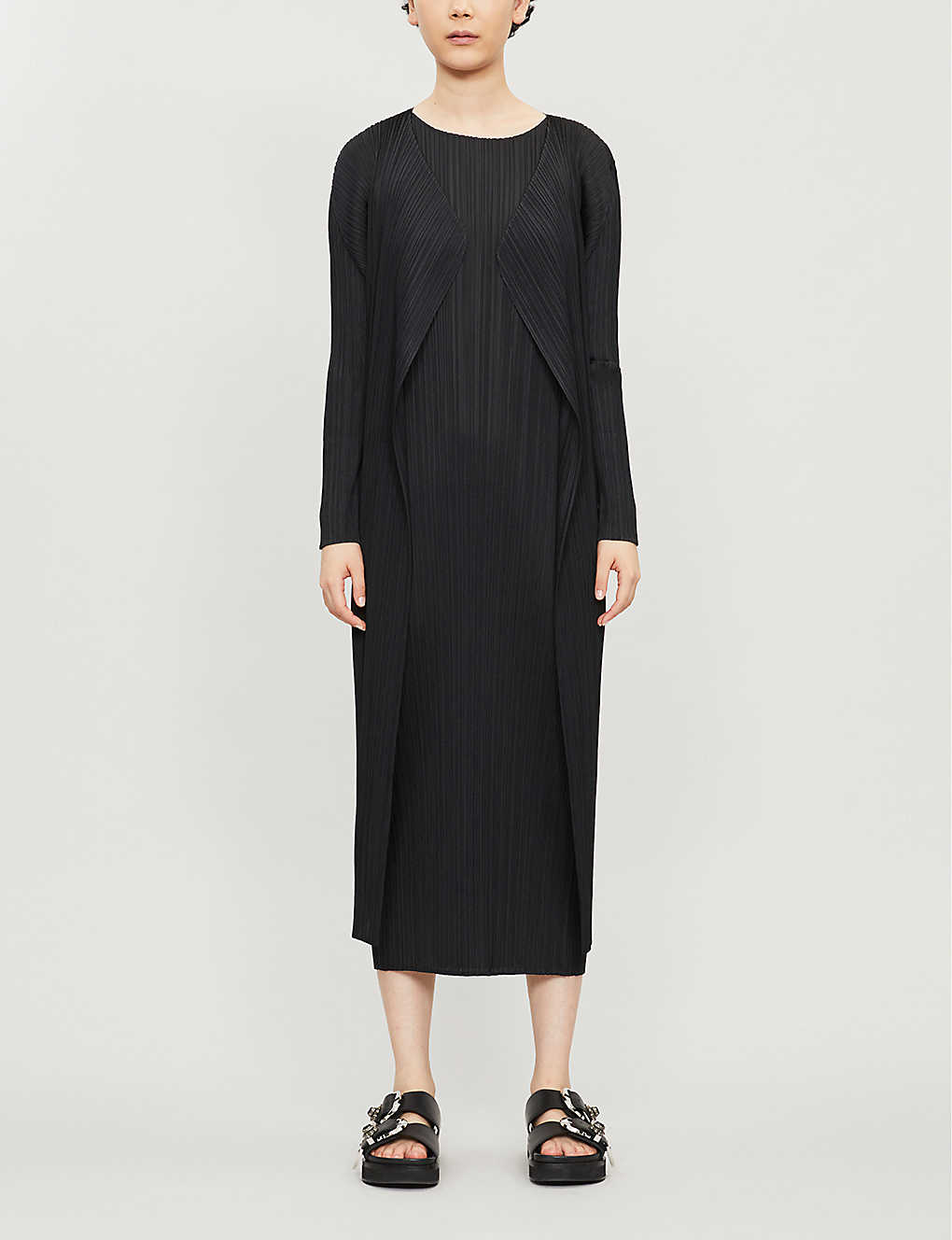 Shop Issey Miyake Basic Relaxed-fit Pleated Knitted Jersey Coat In Black