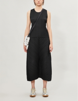 PLEATS PLEASE ISSEY MIYAKE: Basics sleeveless pleated knitted jersey top