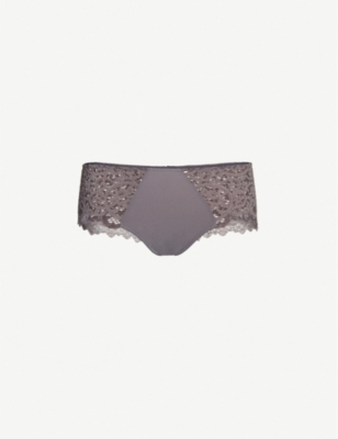 WACOAL Scalloped lace shorty briefs