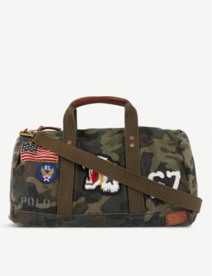 Patch detailed camouflage print canvas duffle bag