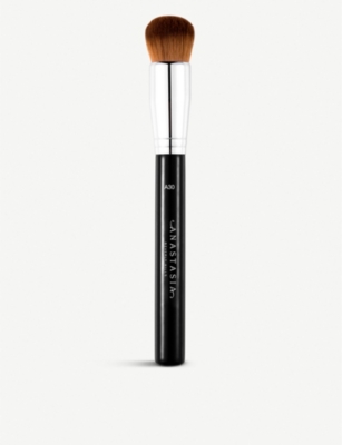 ANASTASIA BEVERLY HILLS: A30 Pro Domed Kabuki Brush