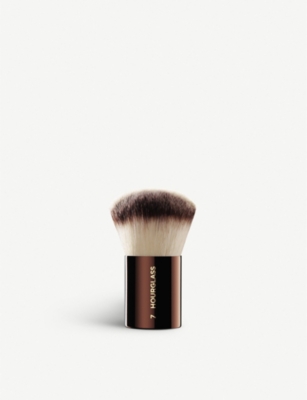 HOURGLASS: Nº 7 finishing brush