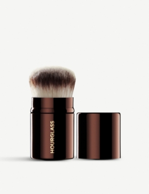 HOURGLASS: Retractable Kabuki Brush