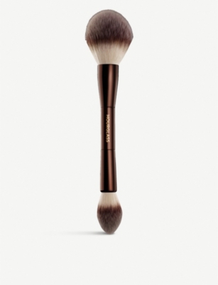 HOURGLASS: Veil Powder Brush