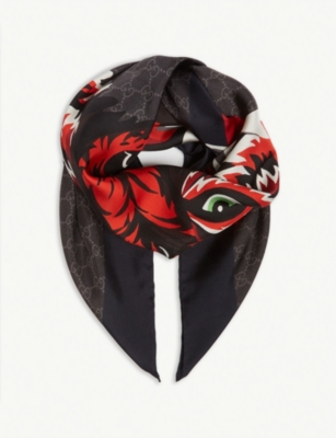 Gucci best sale wolf scarf