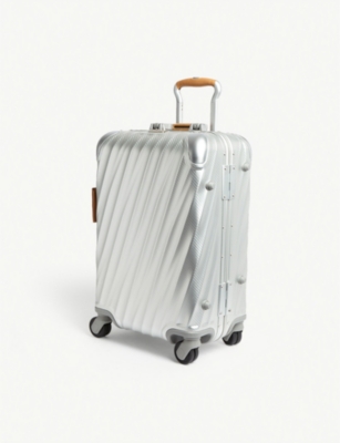 tumi international carry on 19 degree aluminum