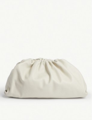 Where to Get an Affordable Dupe For the Celebrity-Beloved Bottega Veneta Bag  — Femestella