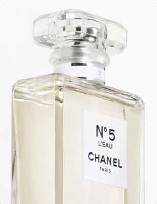Shop Chanel N°5 Eau De Toilette Spray In Nero