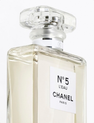 Chanel Womens <strong>n°5</strong> Eau De Toilette Spray In Nero