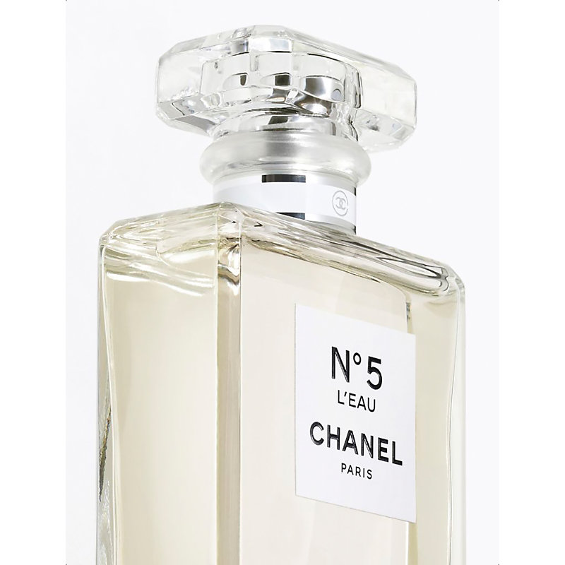 Shop Chanel N°5 Eau De Toilette Spray In Nero