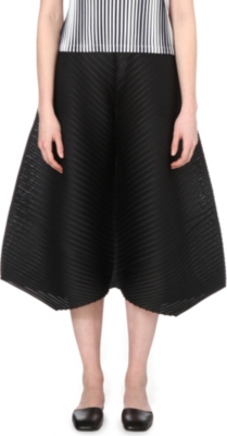 PLEATS PLEASE ISSEY MIYAKE   Cropped wide leg pleated trousers