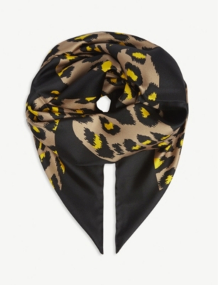 gucci scarf leopard print