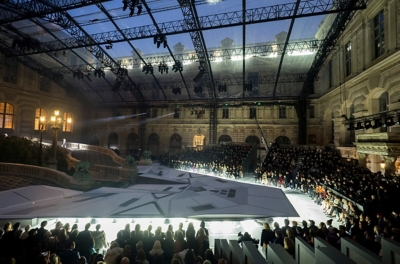 Louis Vuitton Lands A Spaceship On The Louvre