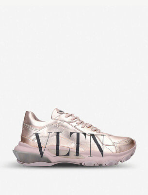 TRENDING: WOMEN’S SHOES