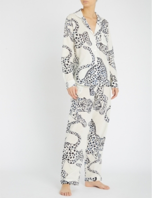 Shop Desmond And Dempsey Women's Black Cream Printed Cotton Pyjama Set
