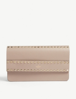 valentino rockstud clutch poudre
