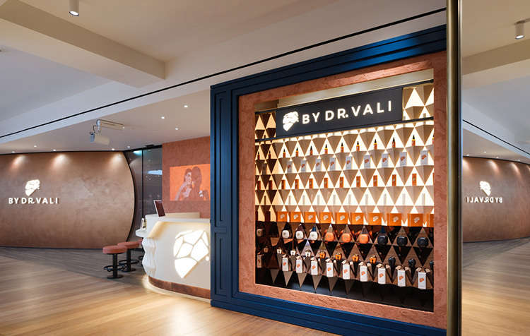 DR. VALI 360° EXPERIENTIAL CENTRE