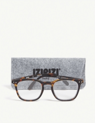 Shop Izipizi Mens Brown #e Reading Square-frame Glasses +1.5