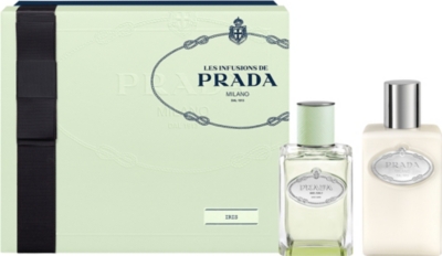 كدمة نجاح تعليق prada iris gift set 