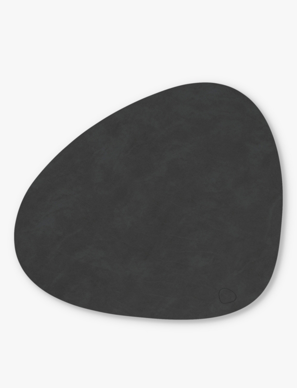 Curve leather table mat