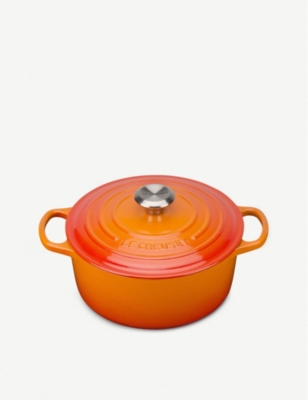 Le Creuset Signature Cast Iron Casserole Dish 24cm Selfridges Com