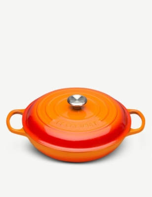 LE CREUSET: Signature cast iron casserole dish 26cm