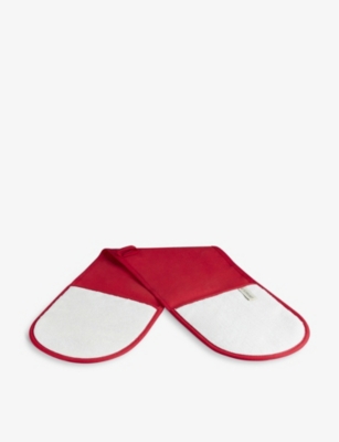 Le Creuset Double Cotton And Nylon Oven Glove In Cerise