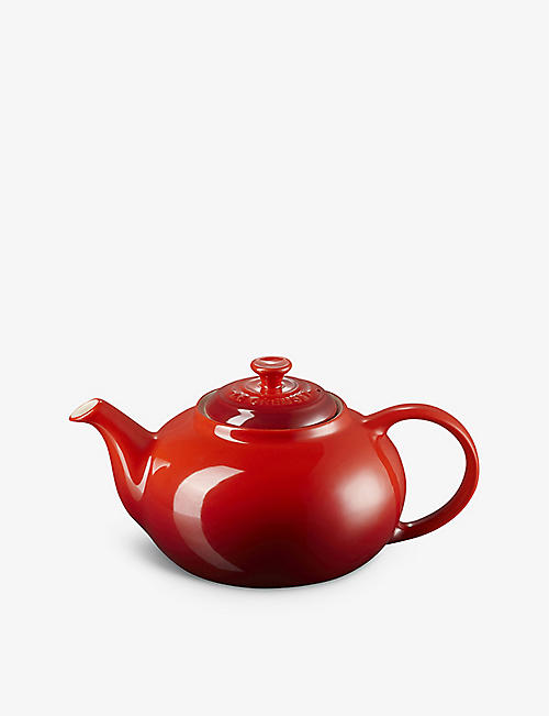 LE CREUSET: Classic stoneware teapot