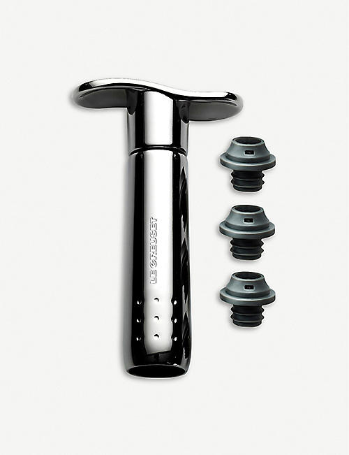 LE CREUSET: Logo-engraved metal wine pump and stoppers set