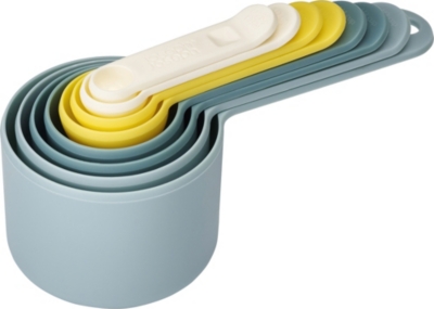 JOSEPH JOSEPH: Nesting measuring cup set