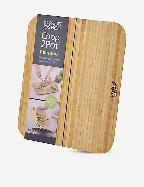 JOSEPH JOSEPH: Chop2pot bamboo chopping board