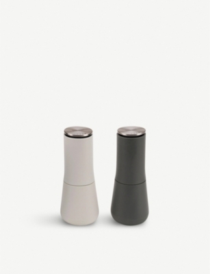 JOSEPH JOSEPH Milltop™ ceramic and stainlesssteel salt and pepper