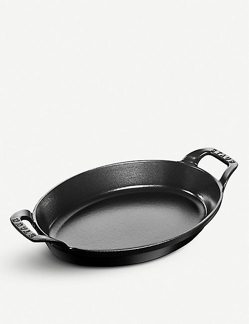 STAUB: Cast iron oven dish with handles 28cm