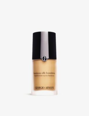 Giorgio armani makeup luminous store silk foundation